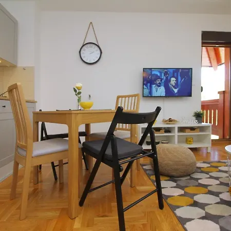 Kaja ズラティボール