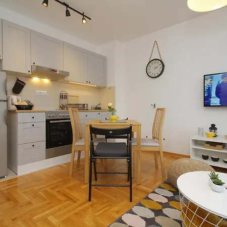 Kaja זלאטיבור